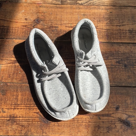 Tommy Bahama “Hey Dudes” Slipons - Picture 7 of 7